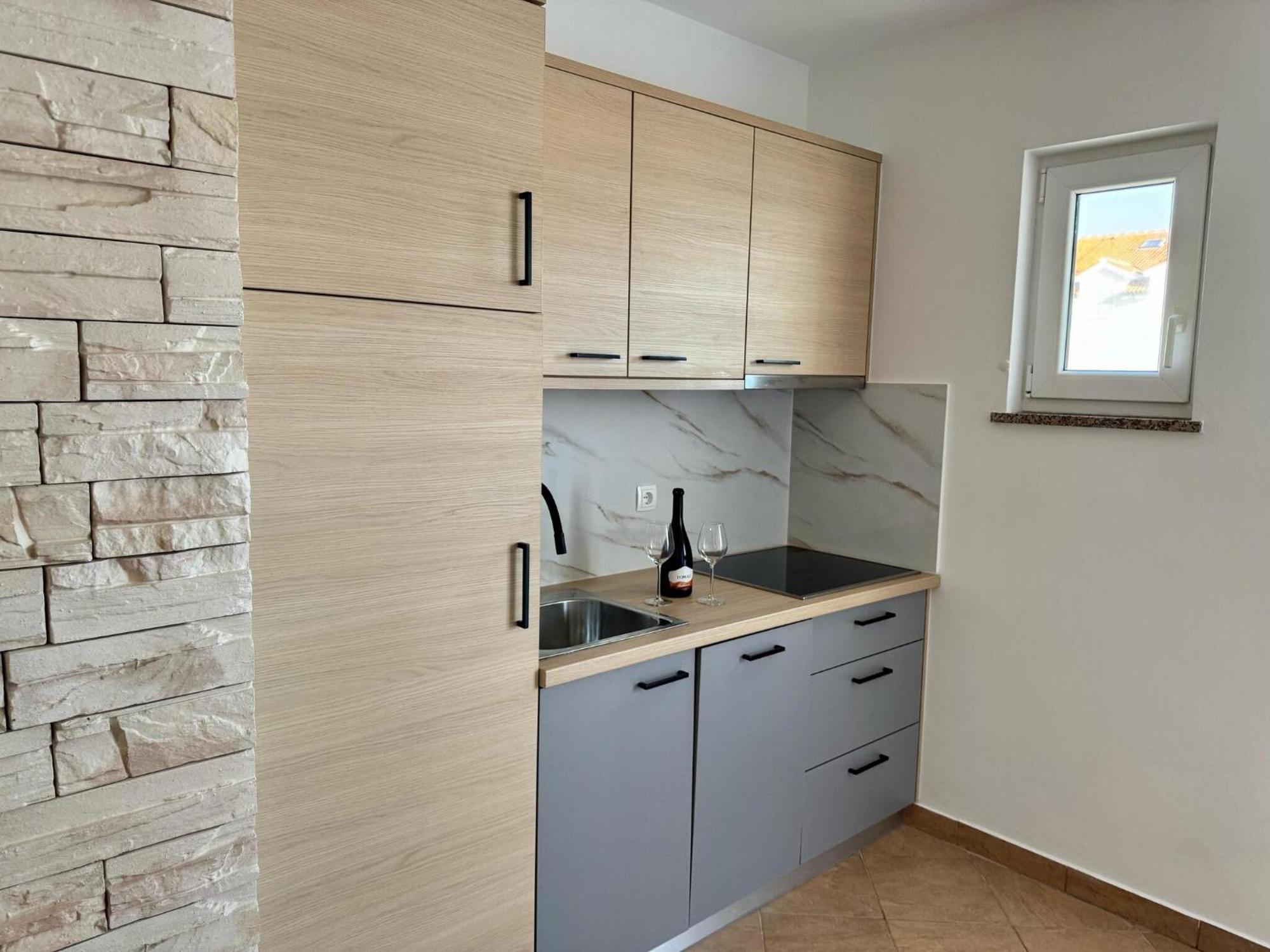 Apartments Franko Povljana Pokoj fotografie